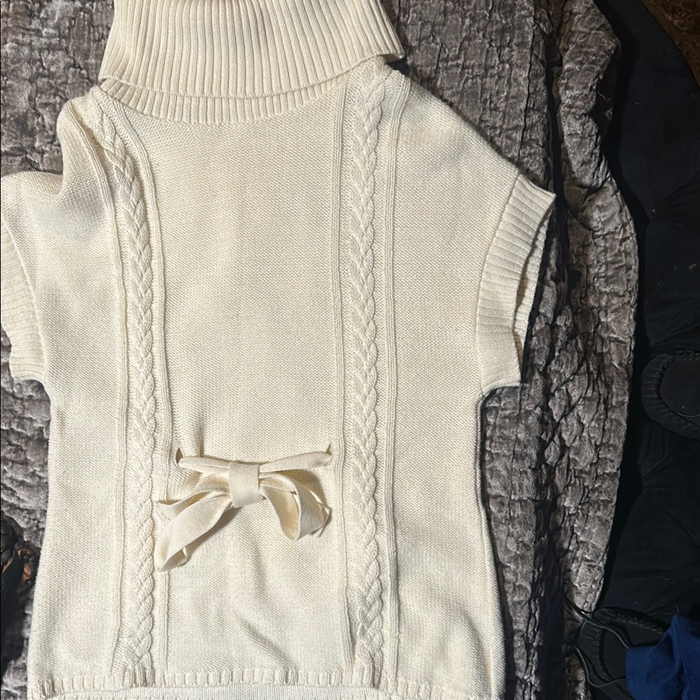 Elegant Cream Sweater with Bow Detail